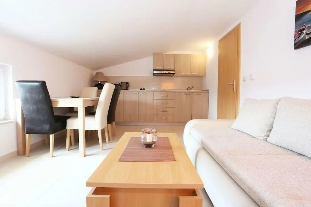 Apartmani Lili Sukošan